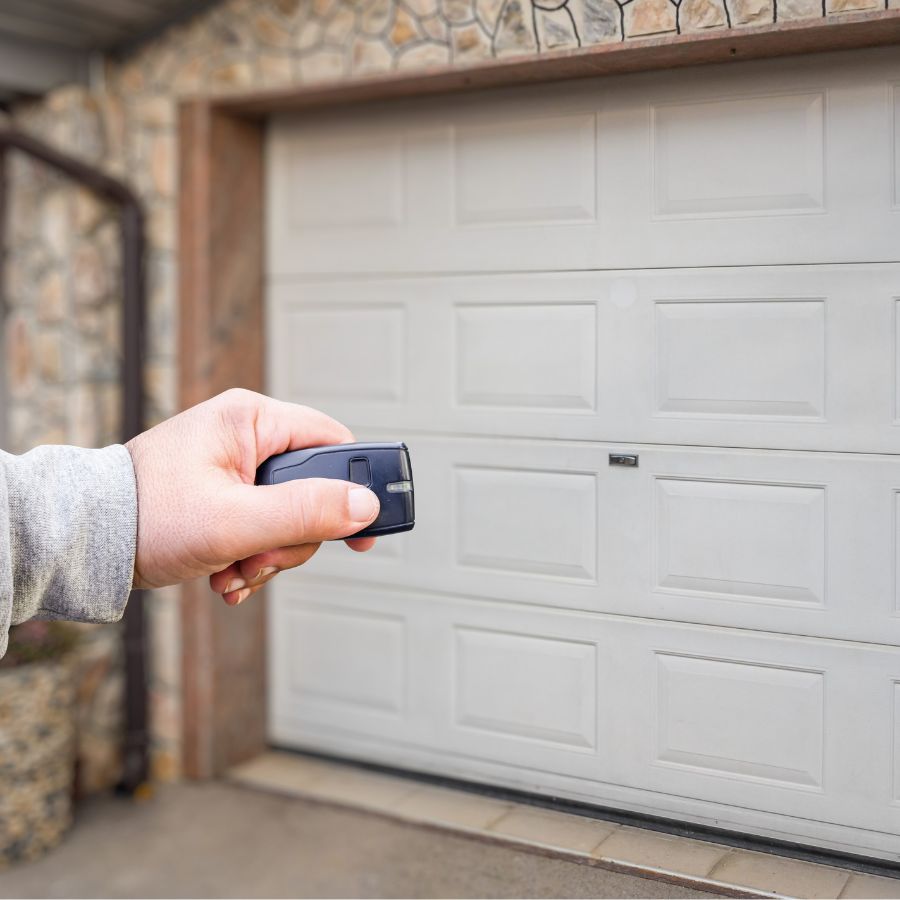 Despite your best efforts, you may occasionally experience issues with your garage door remote.